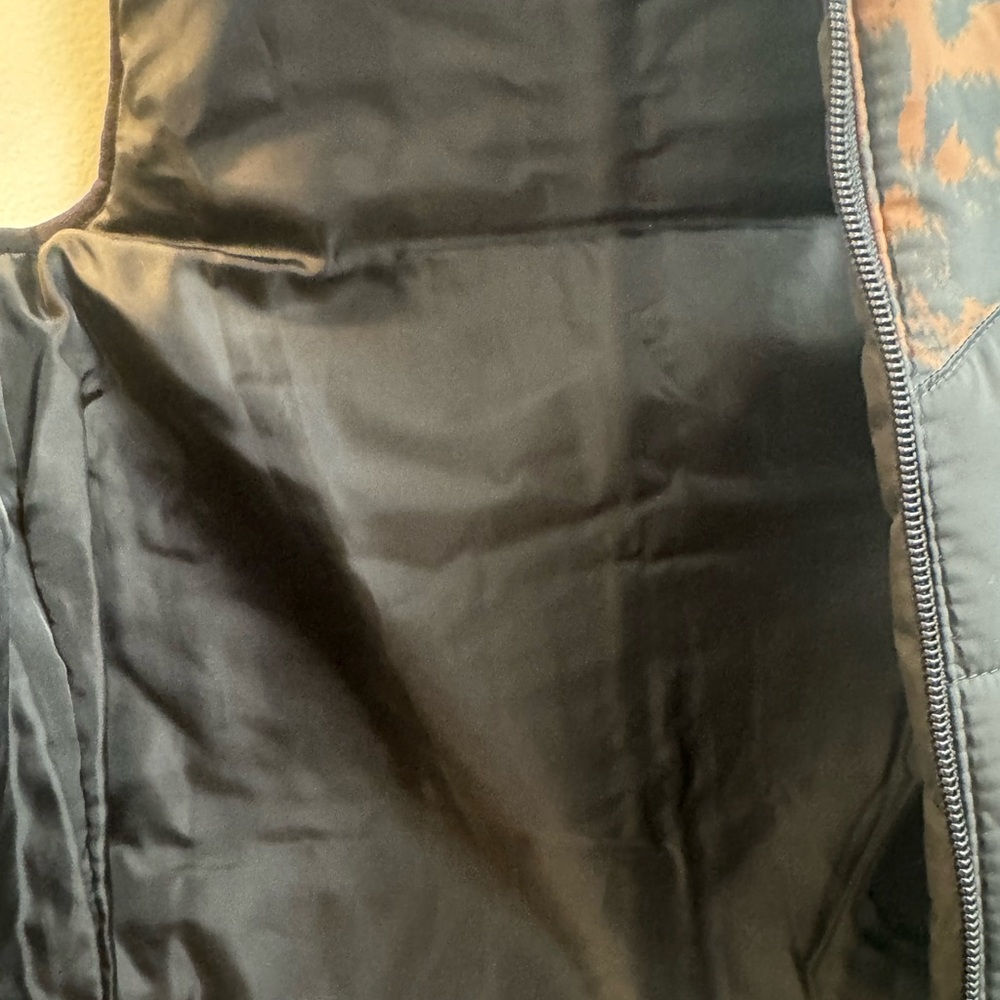 Nike Black and Gray Apparel Tag - Picture 5 of 7